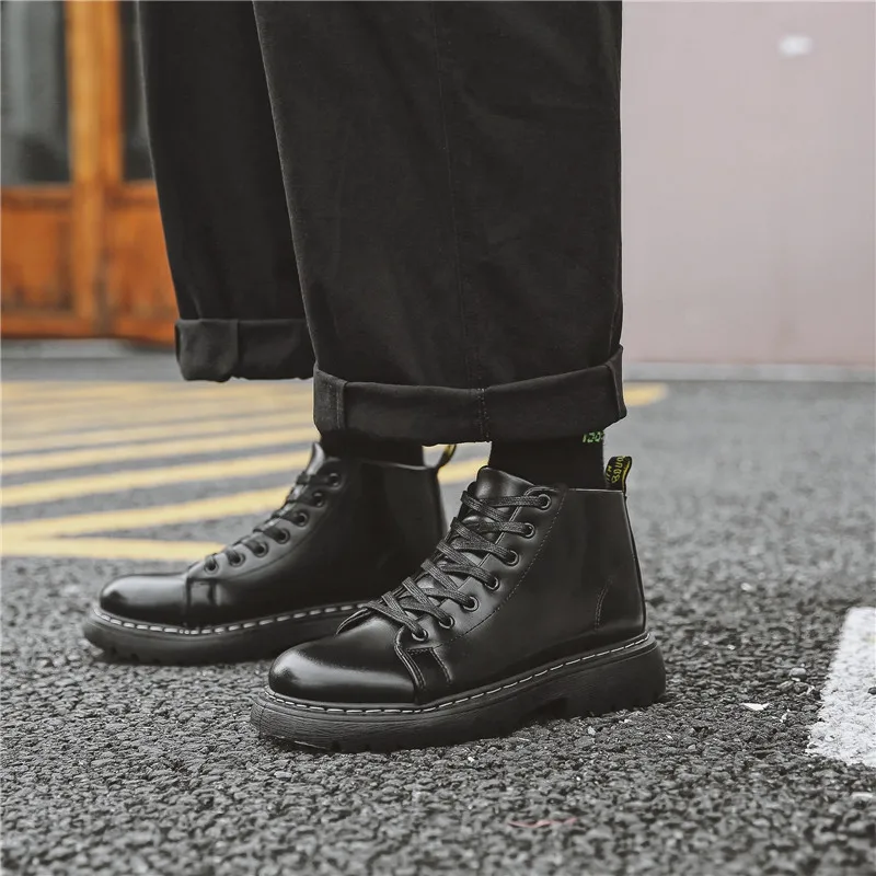 Moška obutev 2020 jeseni novo visoko-top Martin čevlji casual moški čevlji non-zdrsa na prostem mid-cut orodje škornji črni usnjeni škornji
