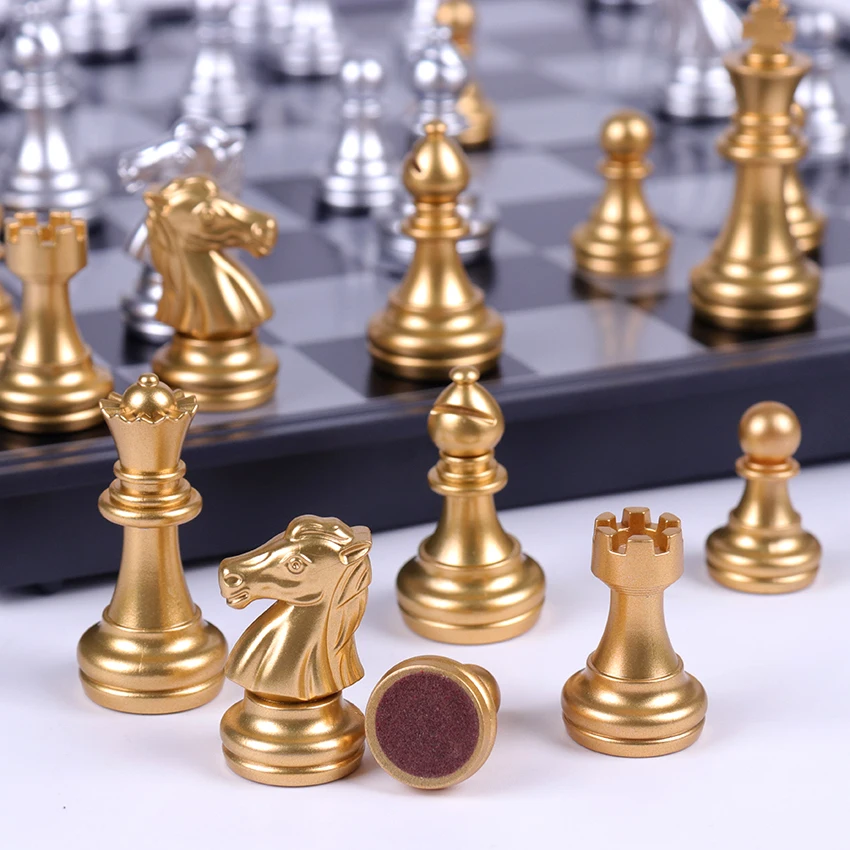 Prenosne Magnetne Igre Nastavite Srednjeveški Šahovska Garnitura Z Visoko Kakovostjo Šahovnici 32 Zlato, Srebro Šahovske Figure