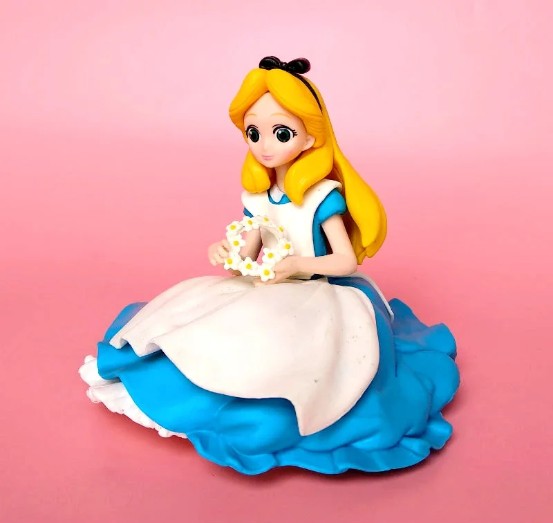 Alice Bela Kraljica Crystalux Alice Q različica 10 CM PVC figuric Model Zbirateljske Igrače