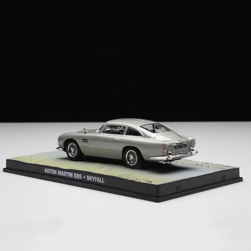 1:43 Obsega diecast kovinski 007 film avto model simulacije zlitine avto igrača za odrasle ljubitelje zbirka darilo notranjo dekoracijo doma zaslon