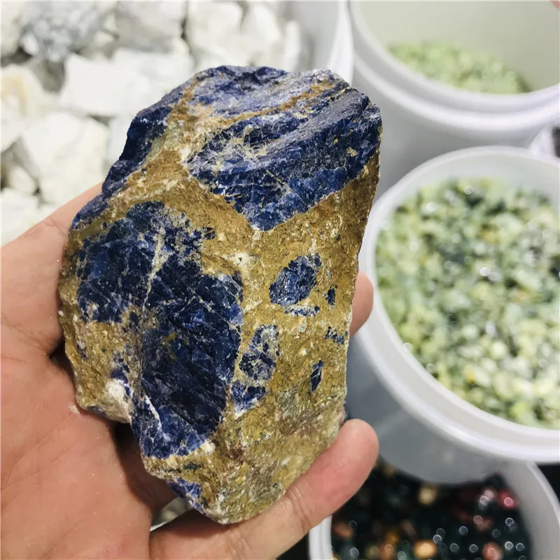 Naravni safir, kremen rude, surove rude, gemstone energije kamna