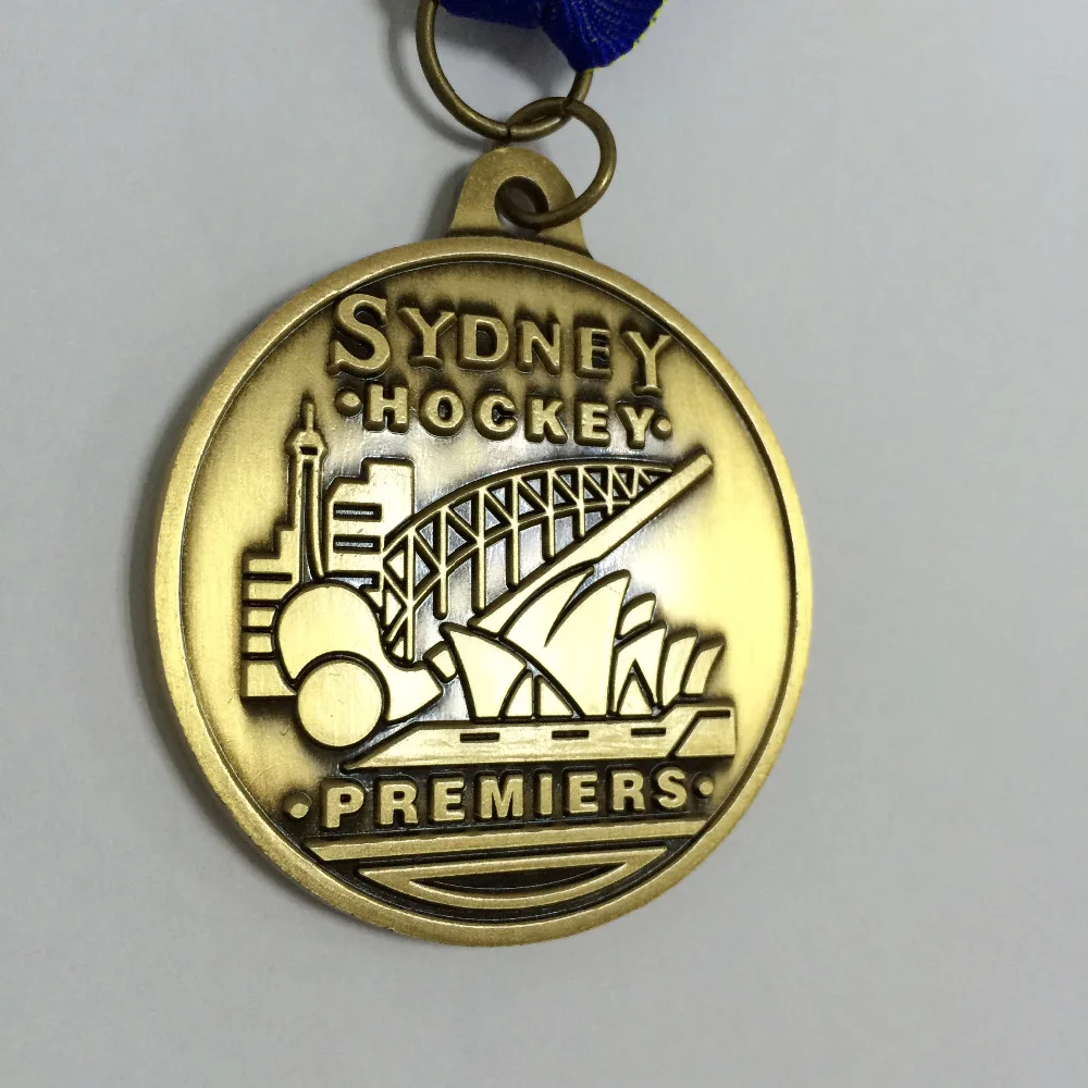 Po meri maraton medaljo v 80 mm premer s starinskim konča pritrjena z sublimated traku