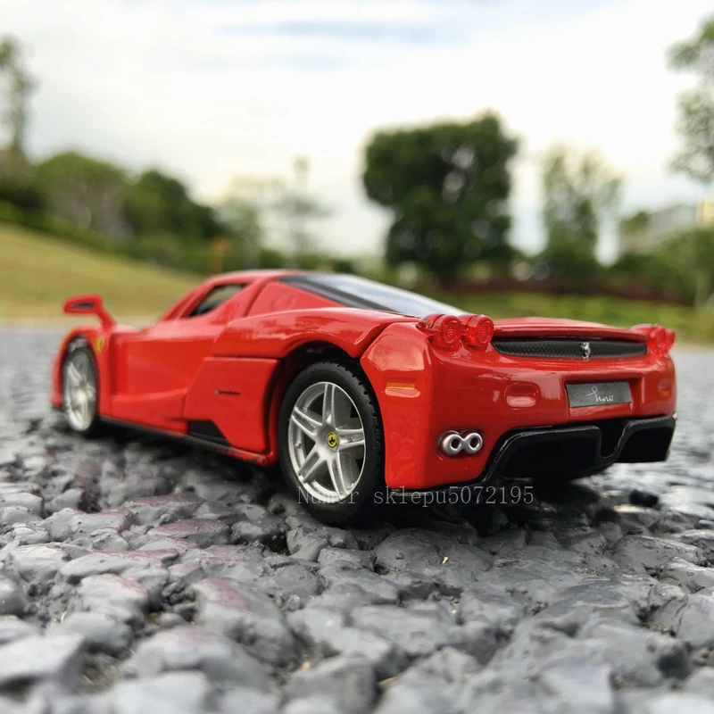 Bburago 1:32 Ferrari ENZO serije akril prikazno polje rally avto, model Simulacije Zlitine Modela Avtomobila Zberite darila, igrače,