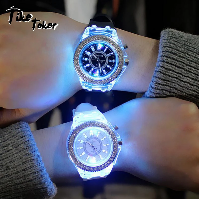 Bliskavico led Svetlobna Watch Osebnost trendi študente, ljubitelje želeji ženska moške ure, 7 barva svetlobe ročno uro
