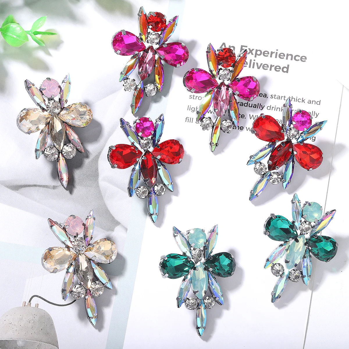 Girlgo Očarljivo Cvet Dragonfly Oblikovan Visijo Spusti Uhani Za Ženske Multicolor Oči Kristalno Viseče Uhane Nakit Darila