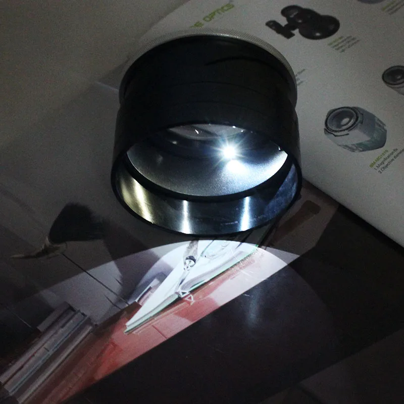 AOMEKIE 4X Namizje Lupo 3 LED Osvetlitev Stretch obtežilnik za papir, Povečevalno Steklo, 7cm Velik Objektiv Kovinski Okvir Branje Pomoči Orodje