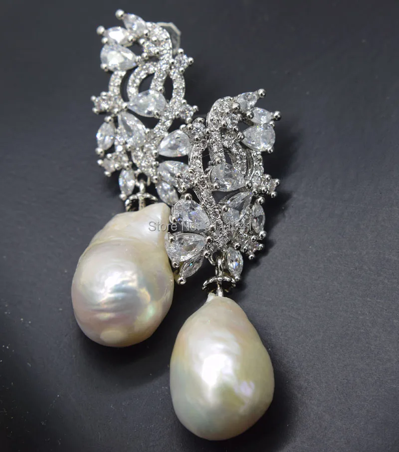 En par belih sladkovodnih keshi pearl spusti baročno 18-20 mm kavelj uhani FPPJ