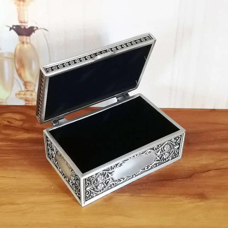 Velikost S Vintage Jewelry Box Trinket Primeru Kovinsko Škatlo, Ogrlica, Zapestnica Obroči Darilna Škatla Za Shranjevanje Doma Dekoracijo Umetnostne Obrti