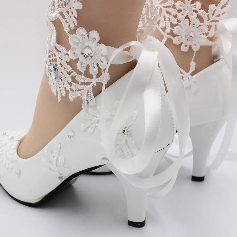 Ženske bele visokih petah poročni čevlji ženske čevlje čipke nevesta cvet čevlji ženske čevlje plitvo čevlji za 4,5 / 8 cm velikost 42