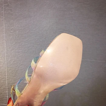 Nova trendovska neon barve PVC žele sandale moda kvadratni toe bling prečni trak kristalno pleksi pete poročni čevlji ženske